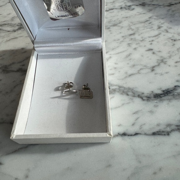 Stirling silver New York Giants Earrings Never Worn - Picture 1 of 5